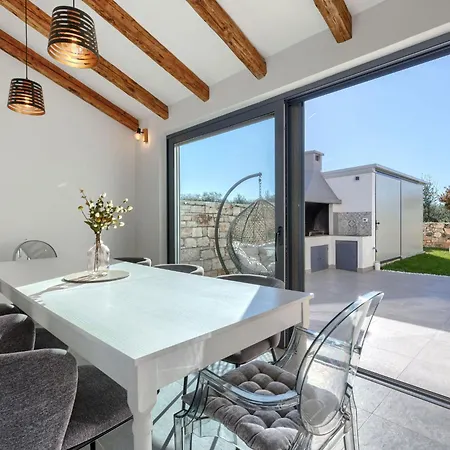Tiamo By Interhome * Kastelir