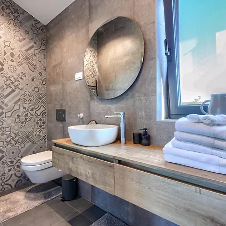 Holiday home Tiamo By Interhome Kastelir